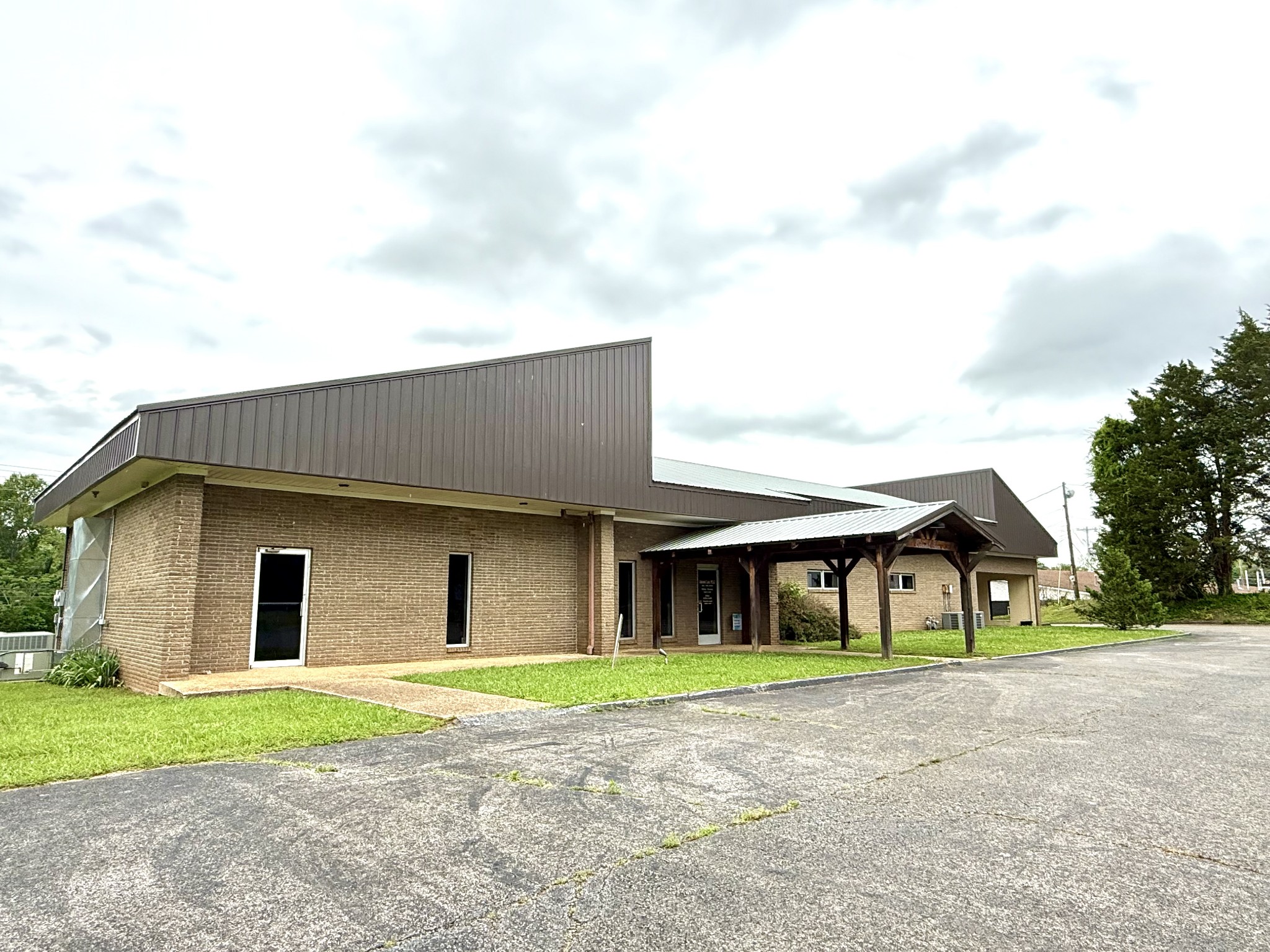 411 W Gaines Street Lawrenceburg TN 38464
