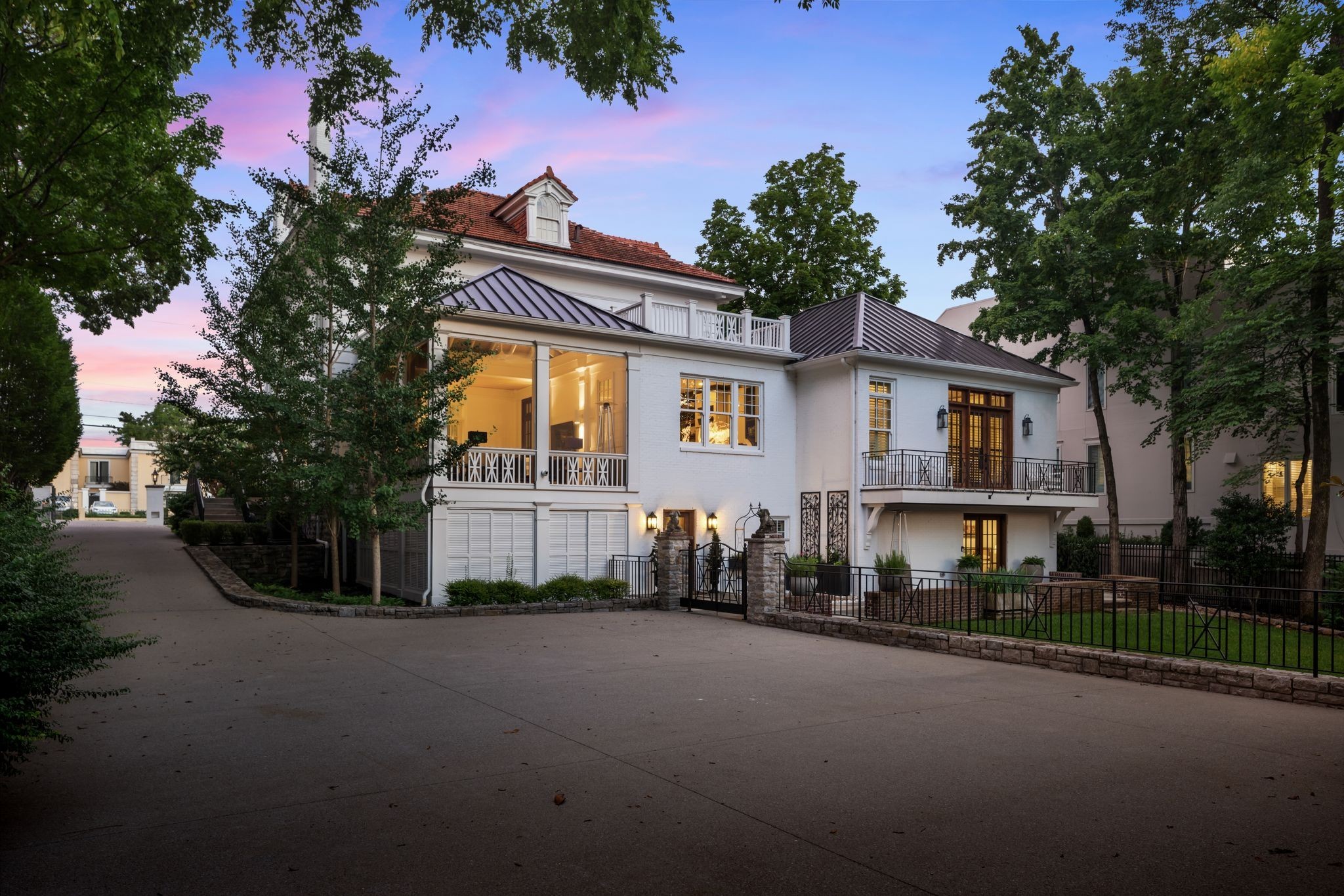 3728 West End Avenue Nashville TN 37205