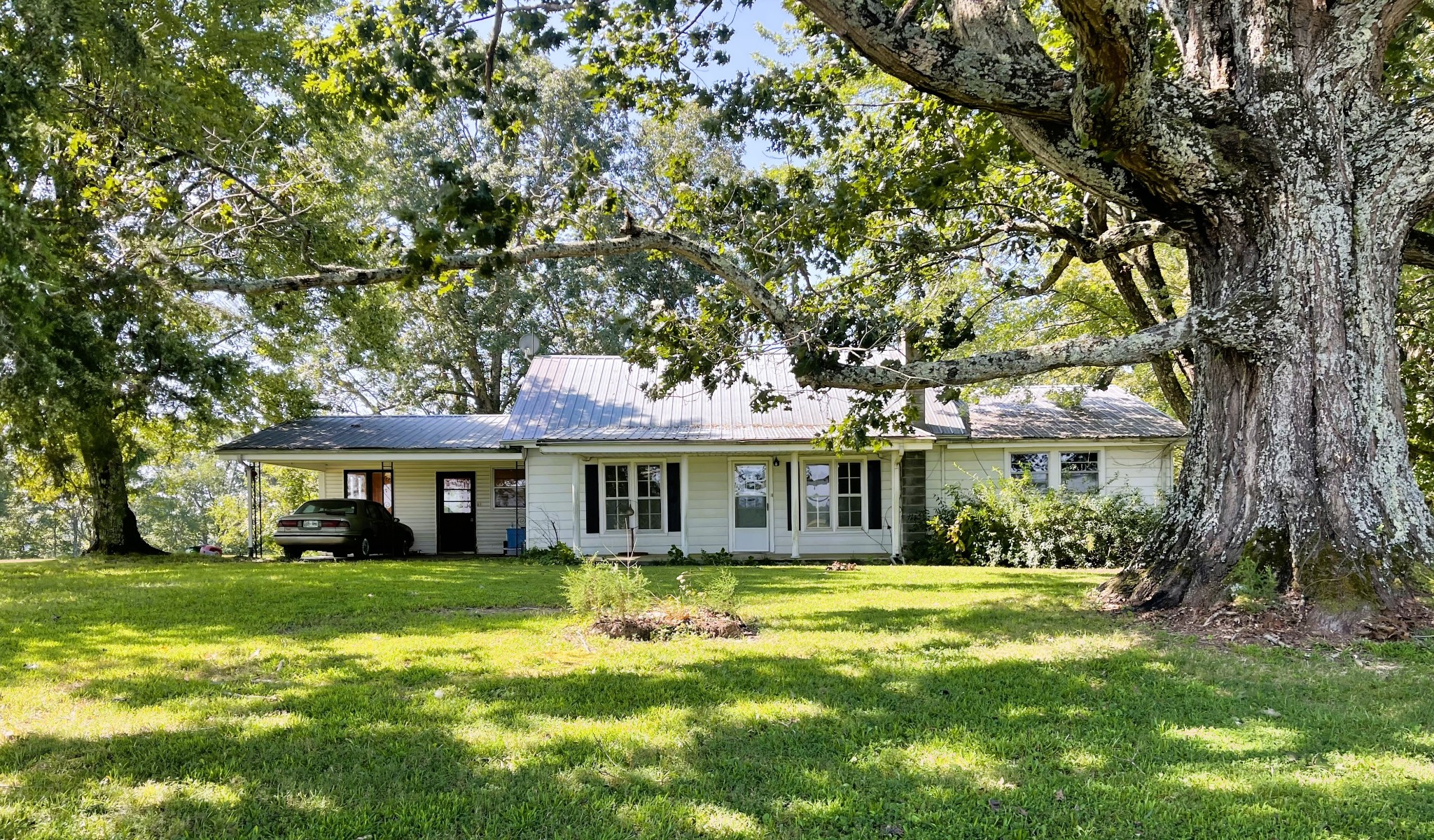1410 Old County House Road Charlotte TN 37036