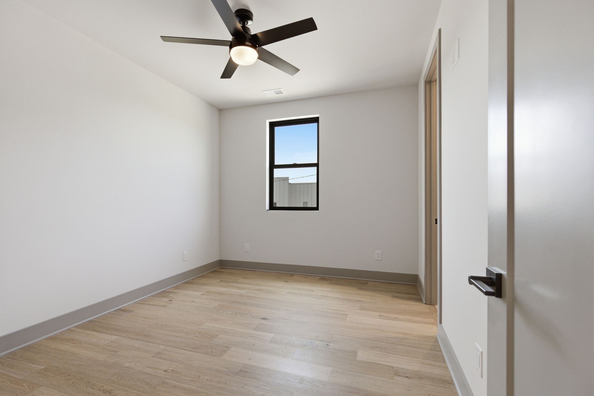 2014B 9th Ave, N Nashville TN 37208
