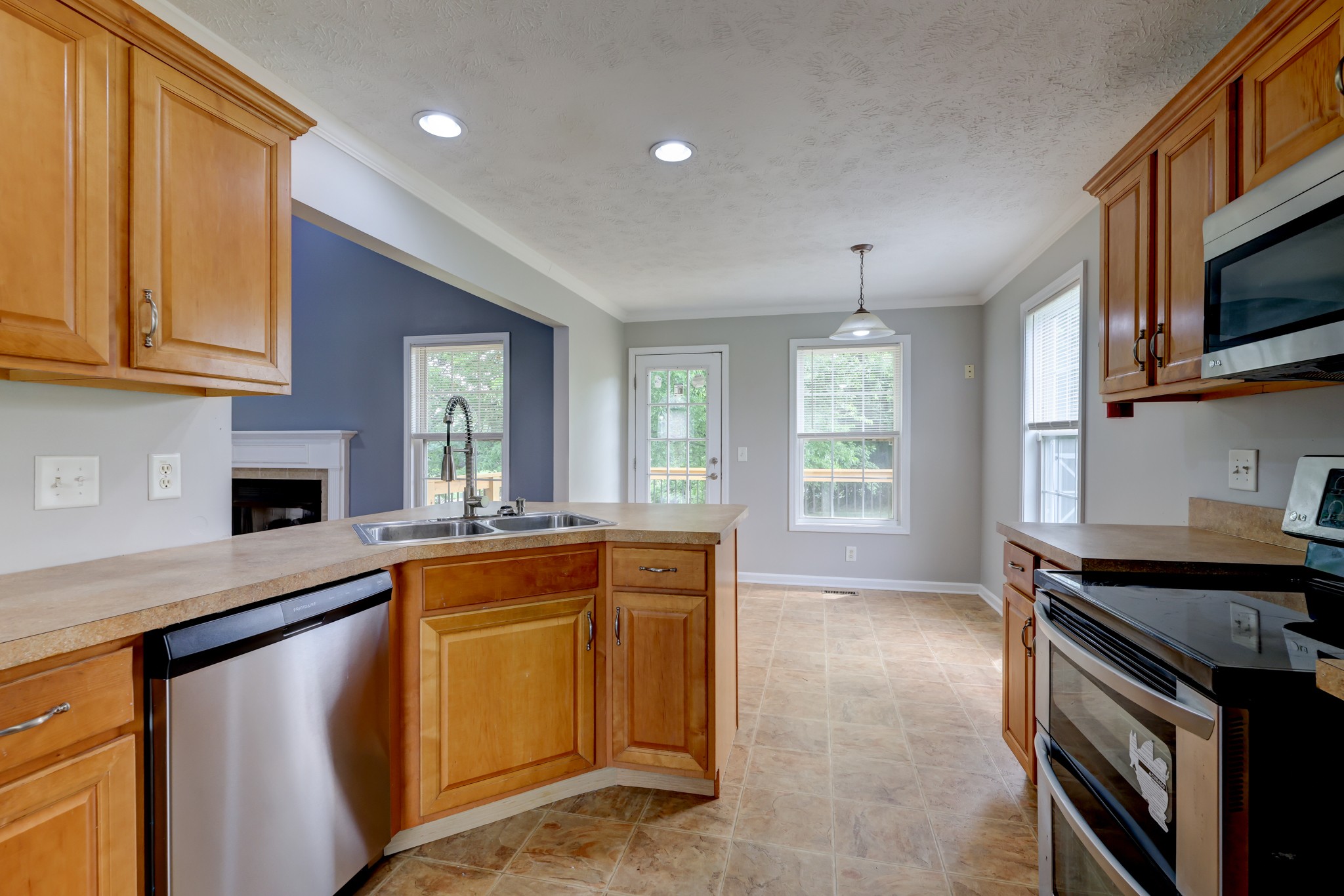 2536 Tennyson Drive Clarksville TN 37040