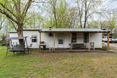 2244 Old Greenbrier Pike Greenbrier TN 37073