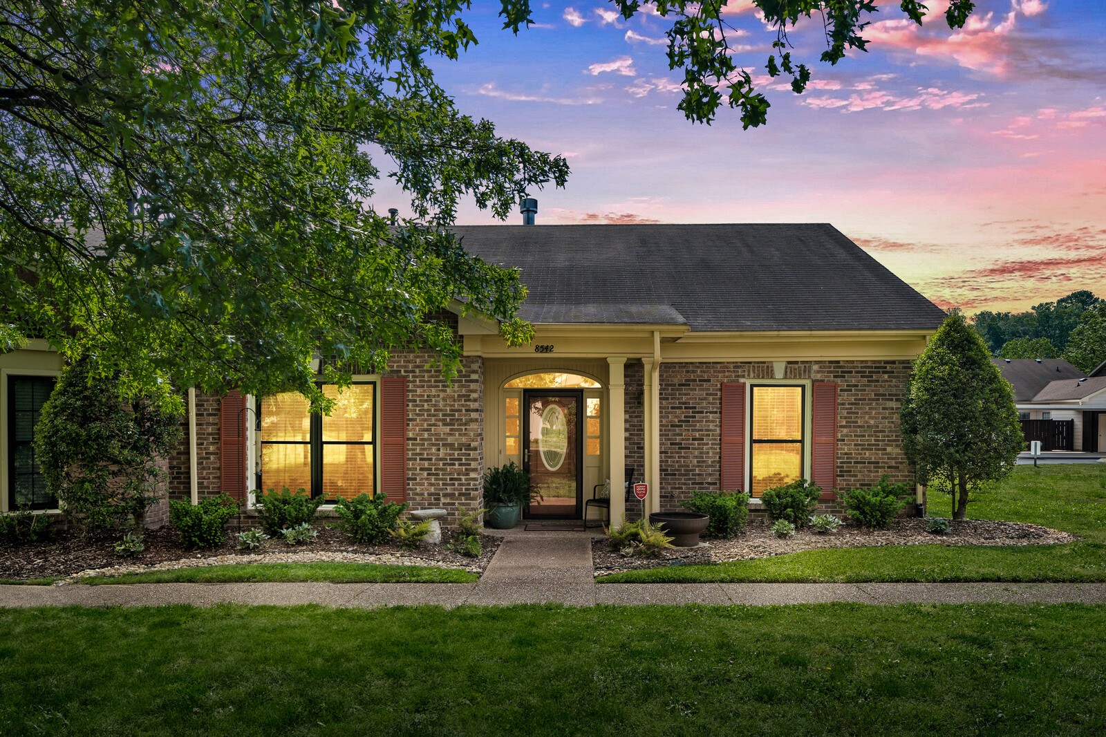 8542 Sawyer Brown Road Nashville TN 37221