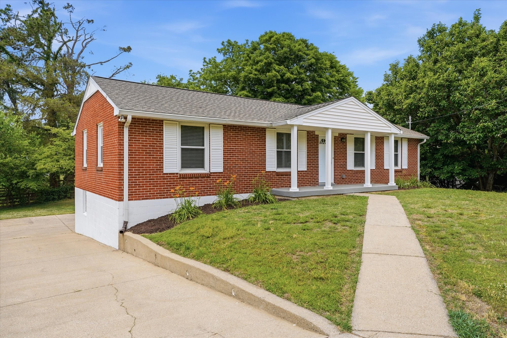 4703 Langston Drive Nashville TN 37211