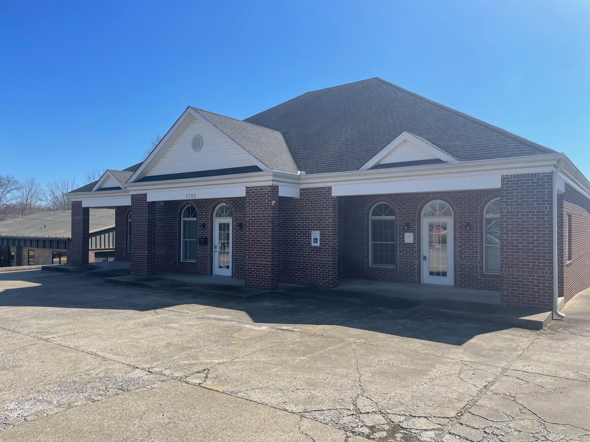 1850 Memorial Drive Clarksville TN 37043