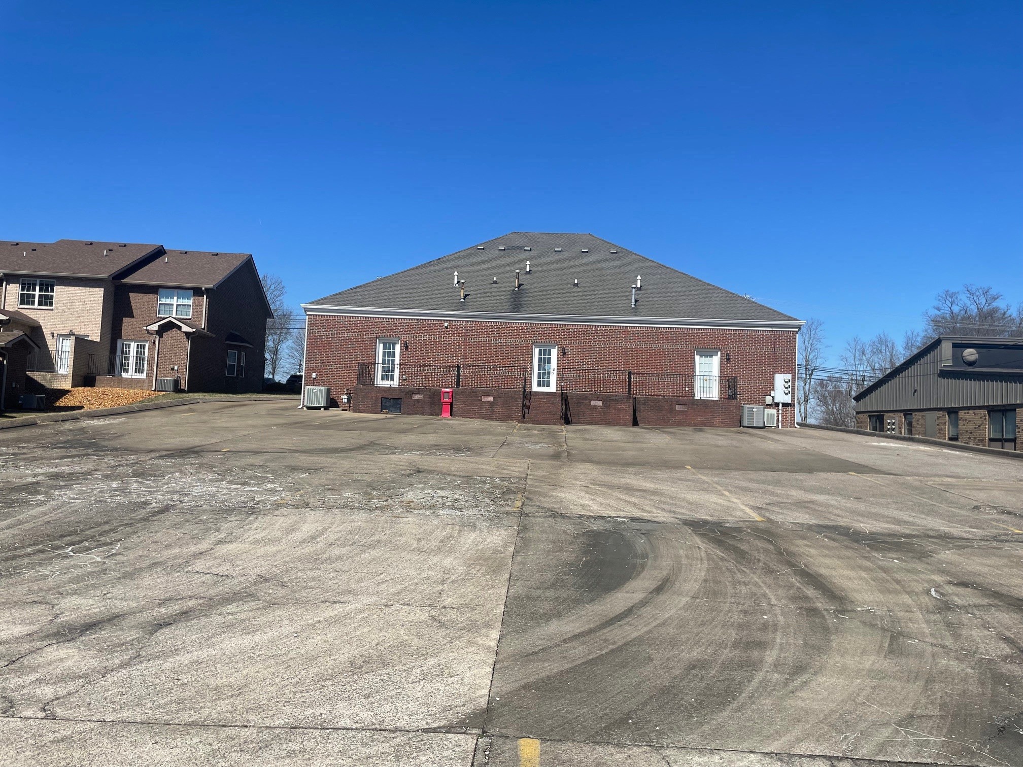 1850 Memorial Drive Clarksville TN 37043