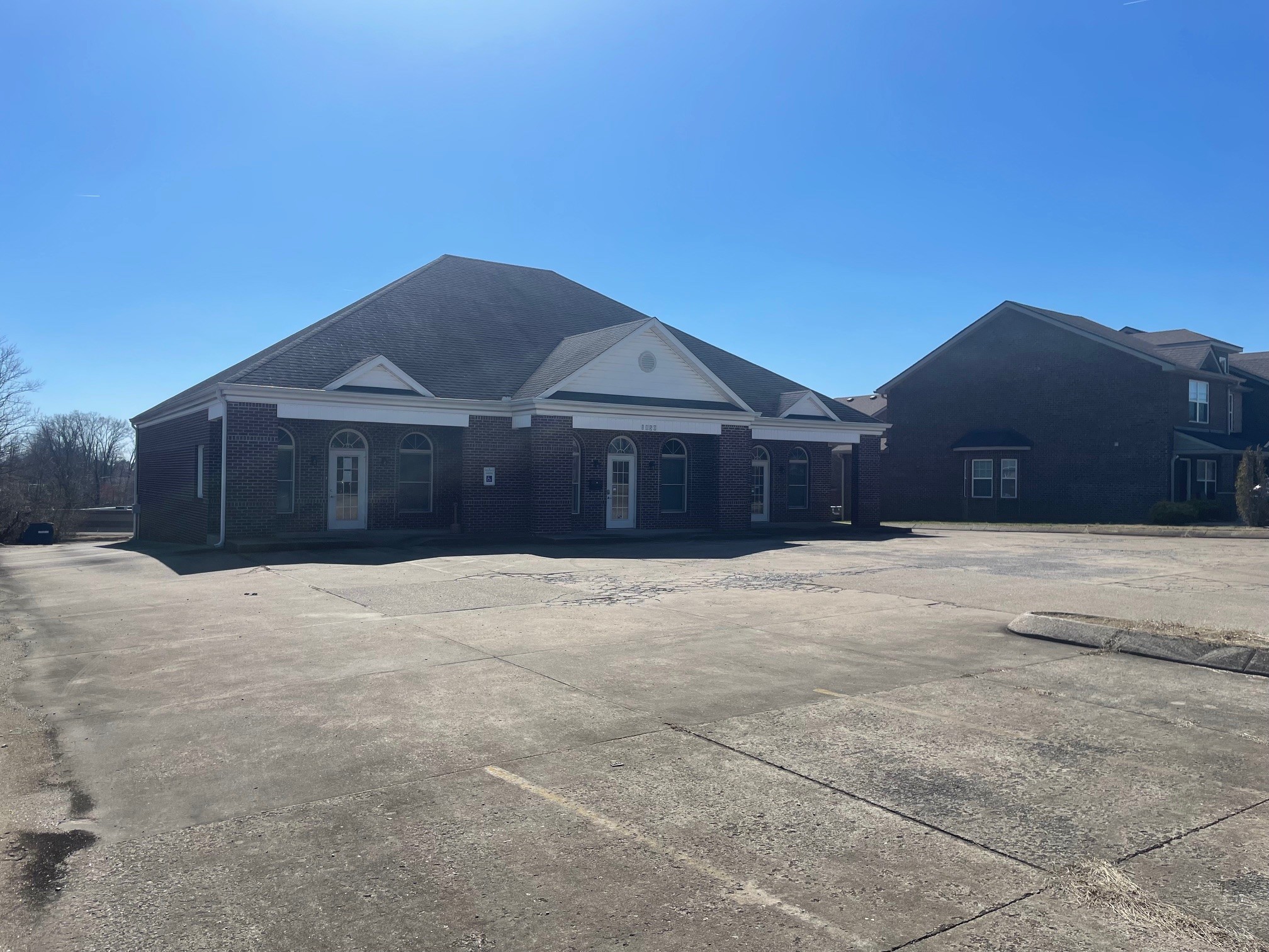 1850 Memorial Drive Clarksville TN 37043