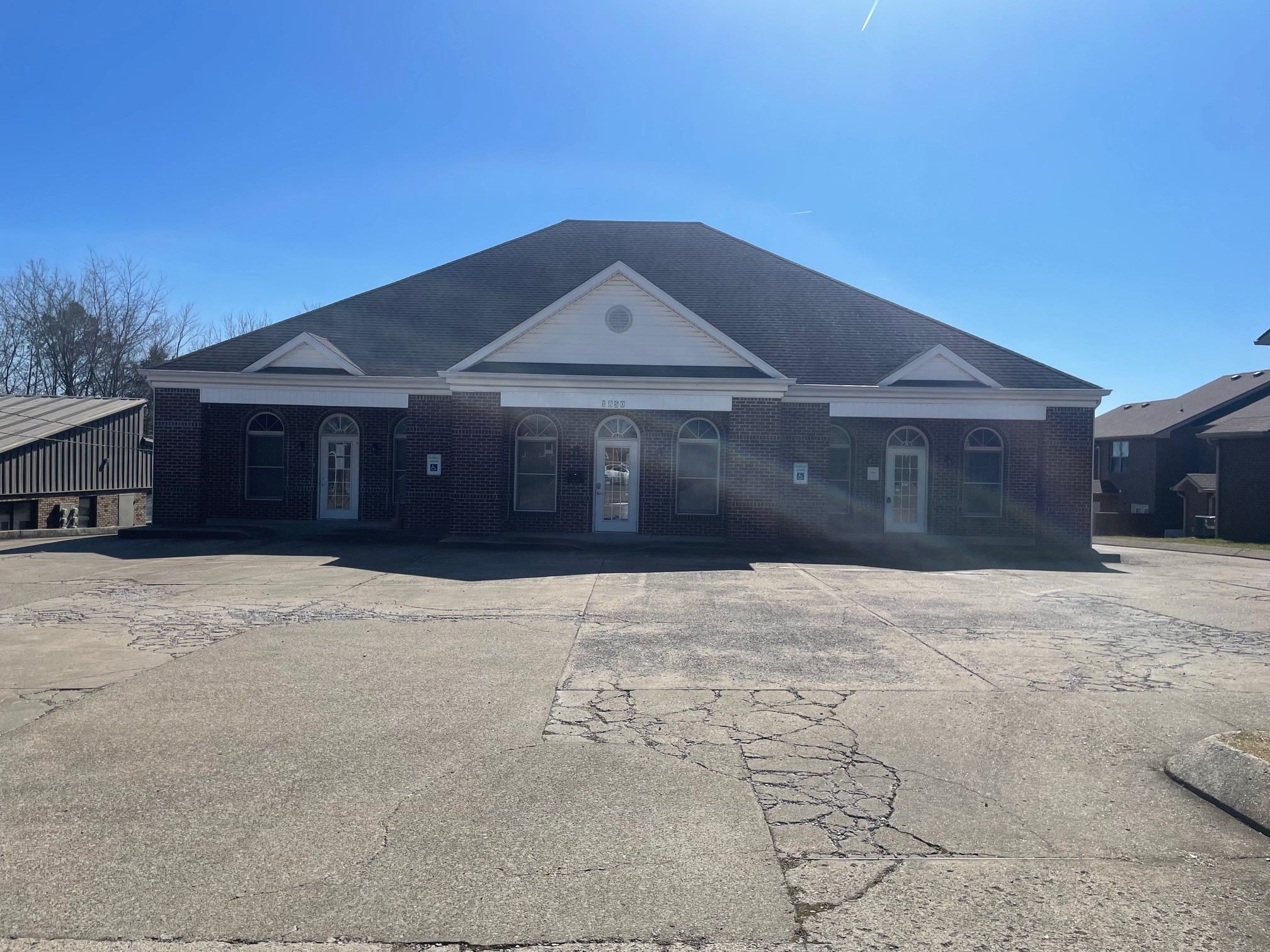 1850 Memorial Drive Clarksville TN 37043