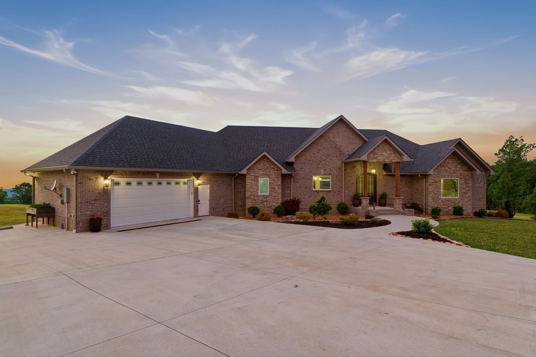 577 Box House Road Belvidere TN 37306