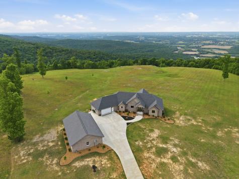 577 Box House Road Belvidere TN 37306