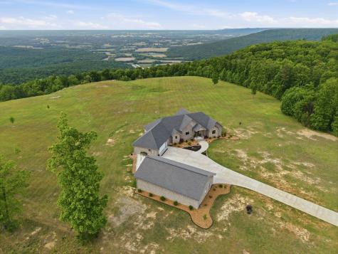 577 Box House Road Belvidere TN 37306