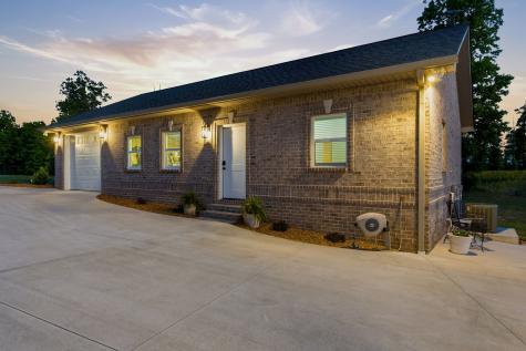 577 Box House Road Belvidere TN 37306