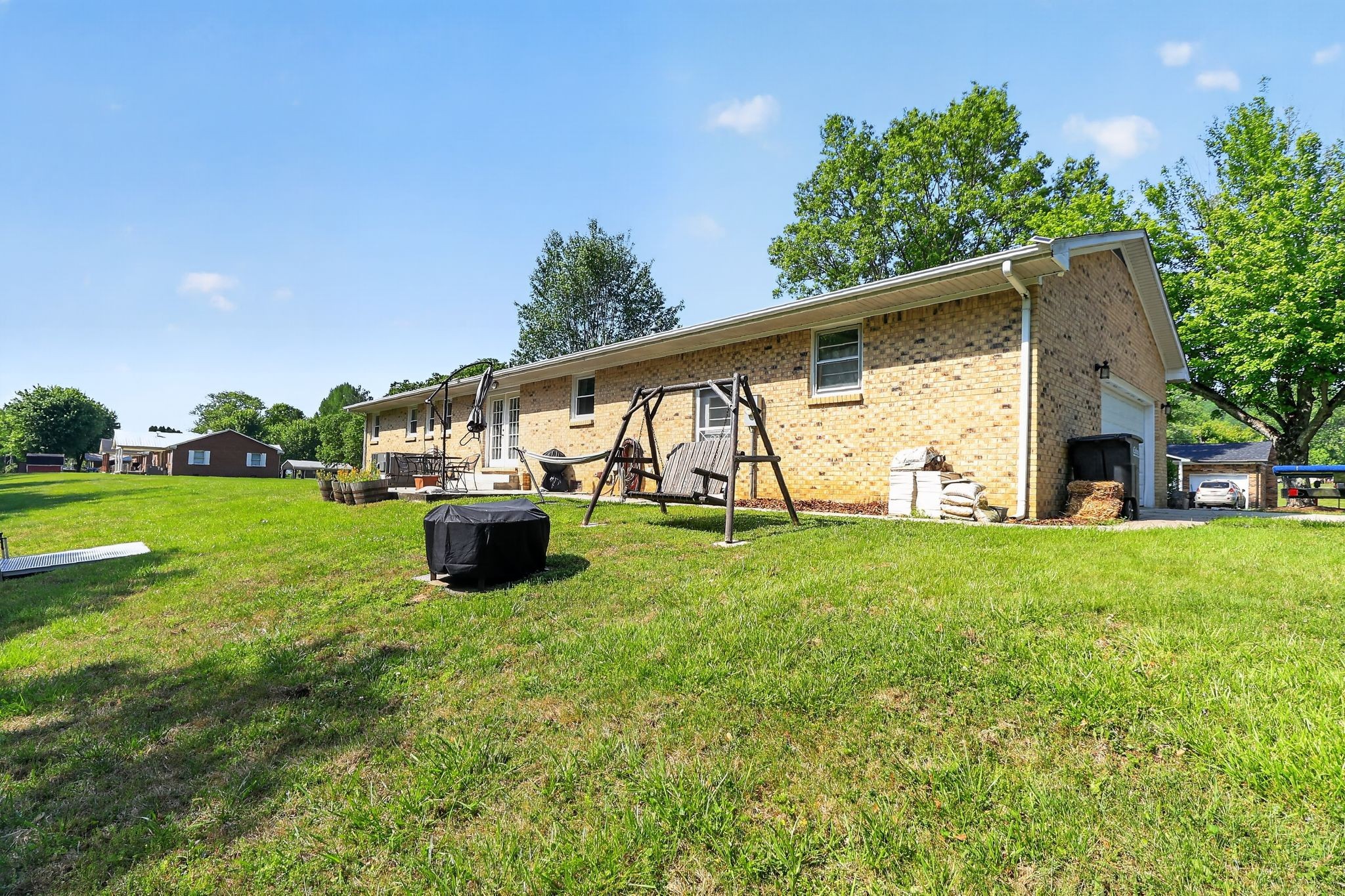 906 Riverside Circle Celina TN 38551