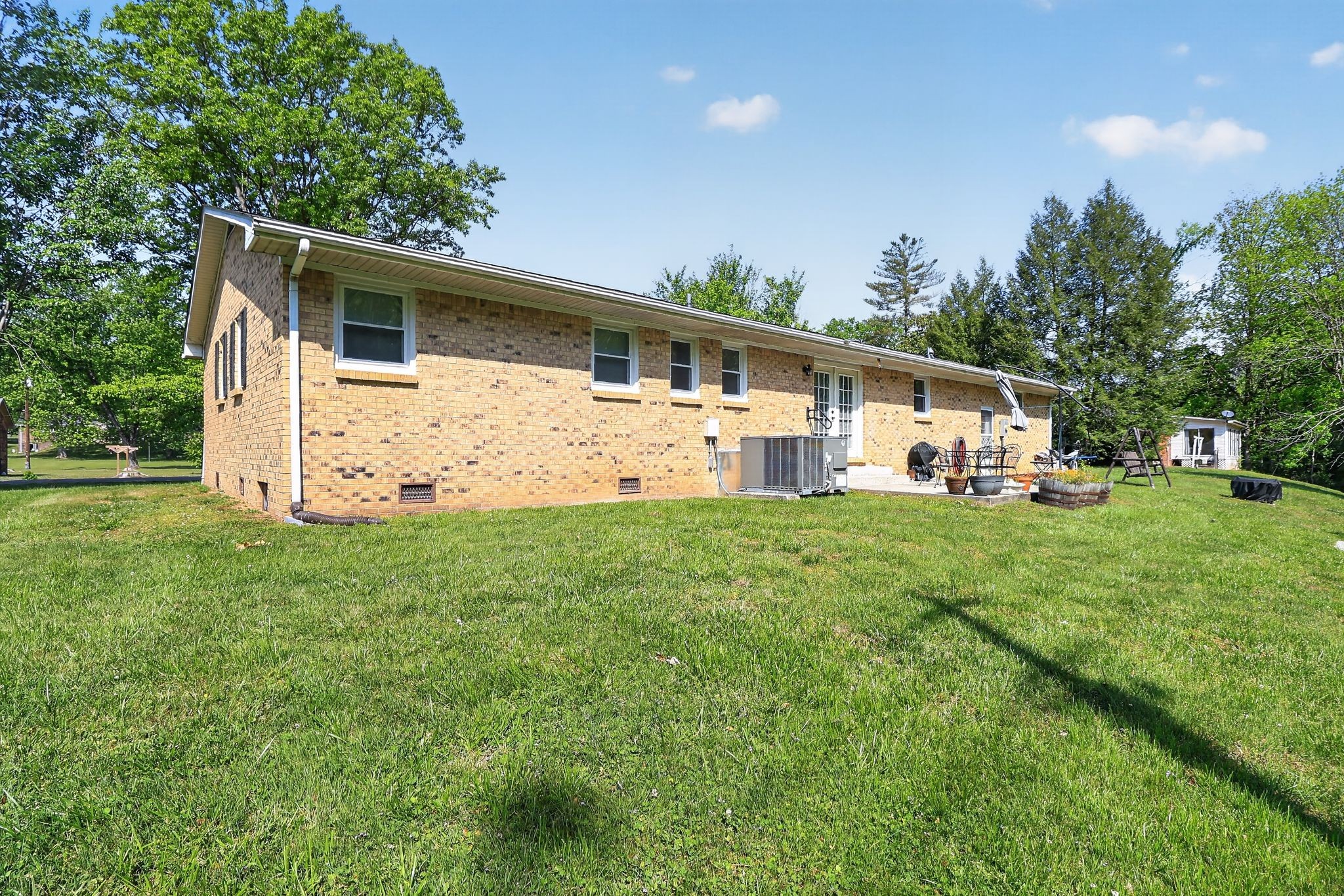 906 Riverside Circle Celina TN 38551