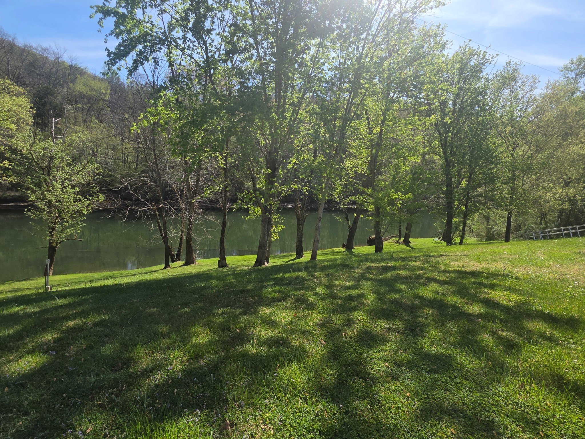 906 Riverside Circle Celina TN 38551
