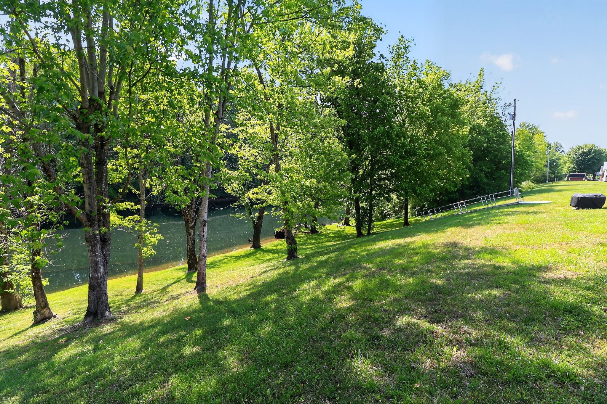 906 Riverside Circle Celina TN 38551