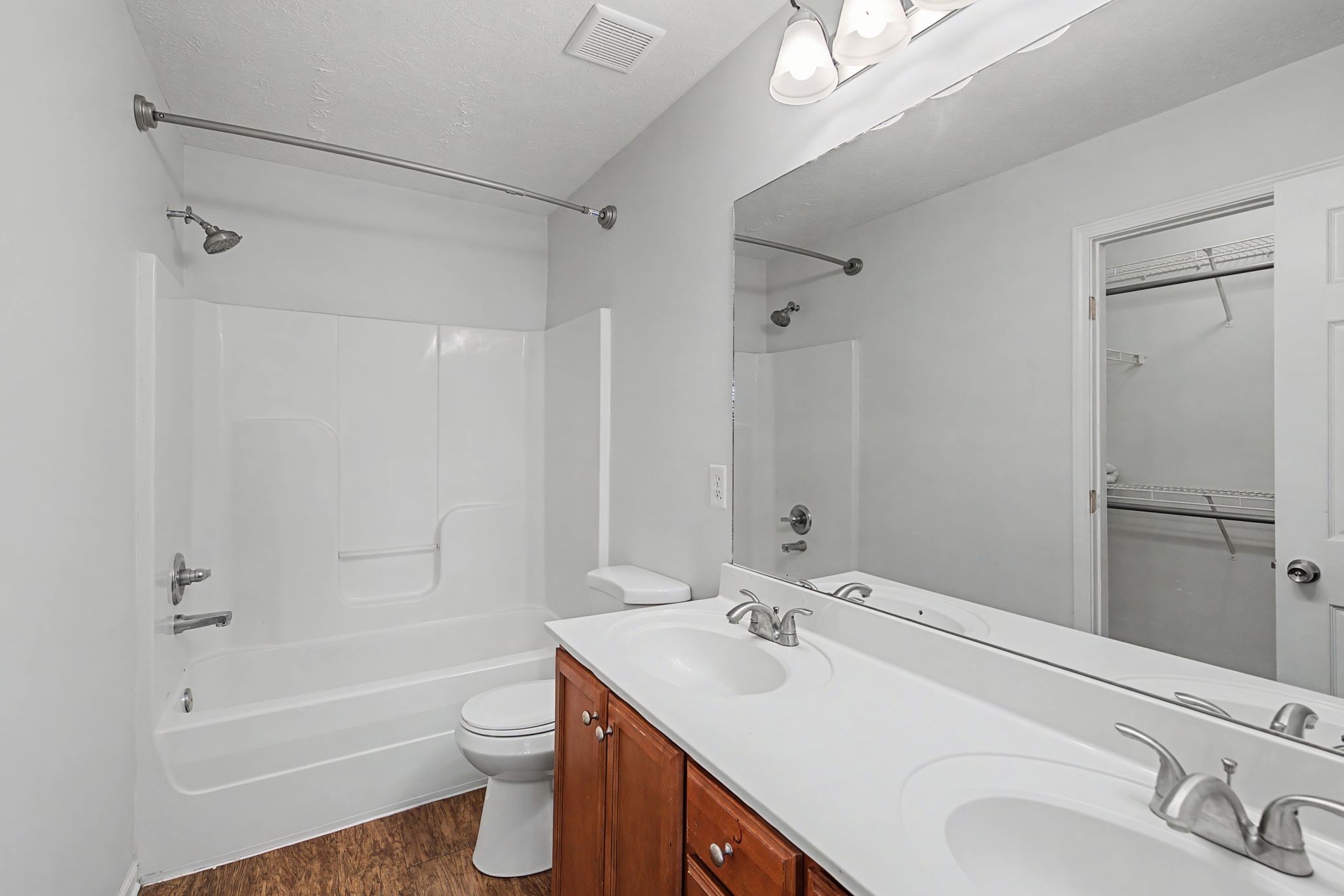 8060 Logan Drive La Vergne TN 37086