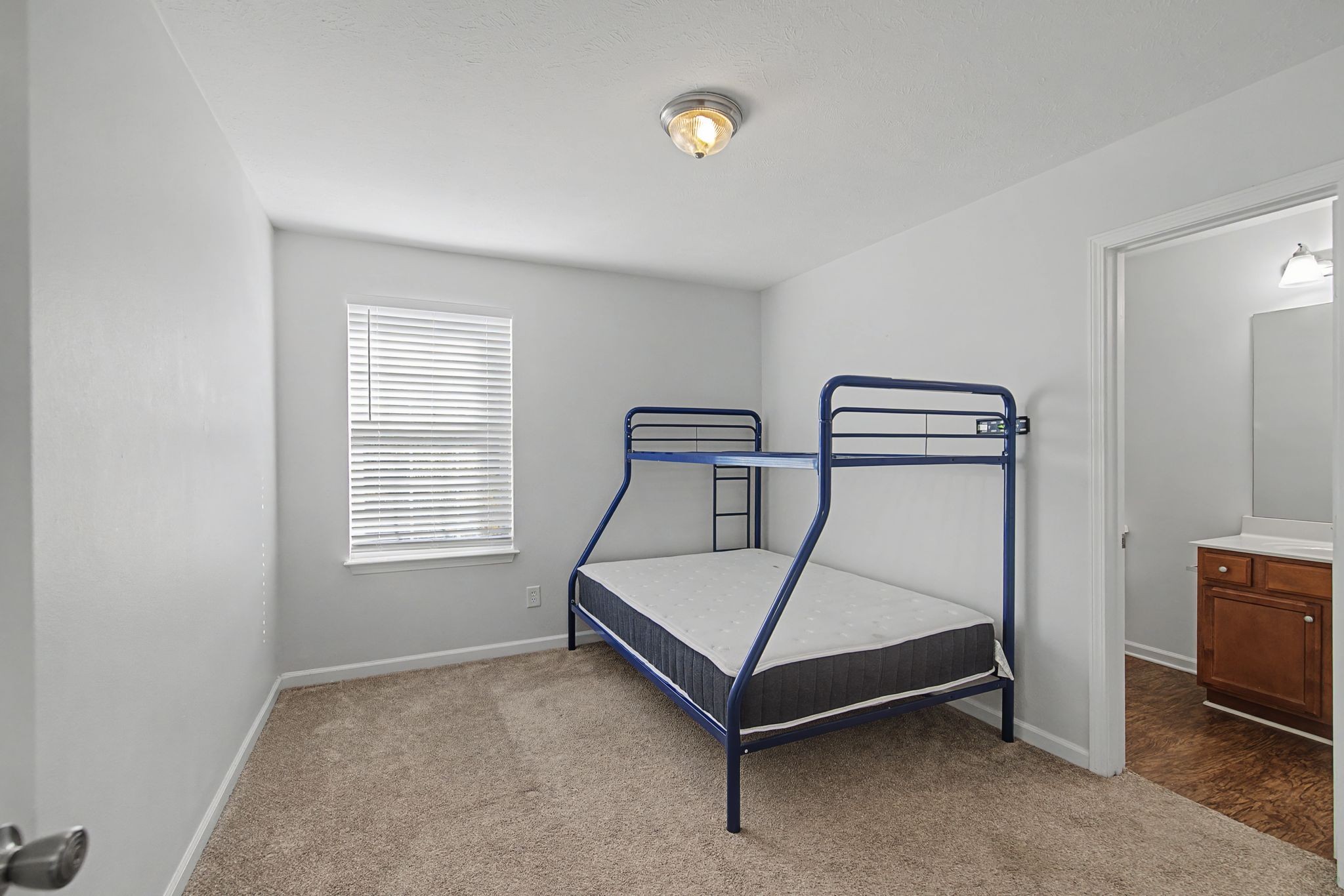 8060 Logan Drive La Vergne TN 37086