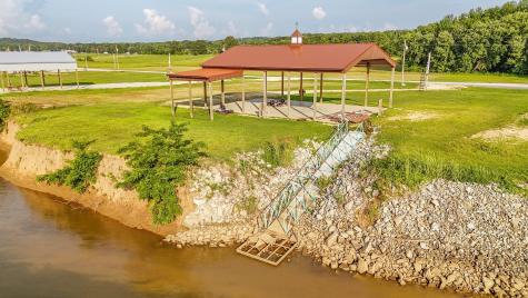 753 River Front Drive Clifton TN 38425