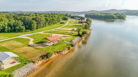 753 River Front Drive Clifton TN 38425