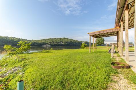753 River Front Drive Clifton TN 38425