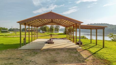753 River Front Drive Clifton TN 38425