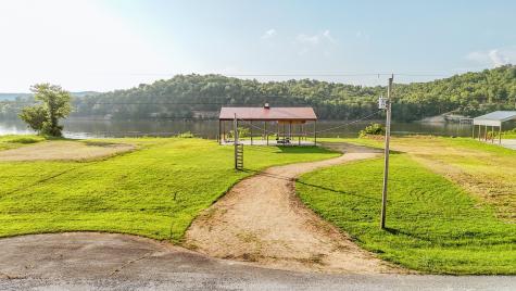 753 River Front Drive Clifton TN 38425