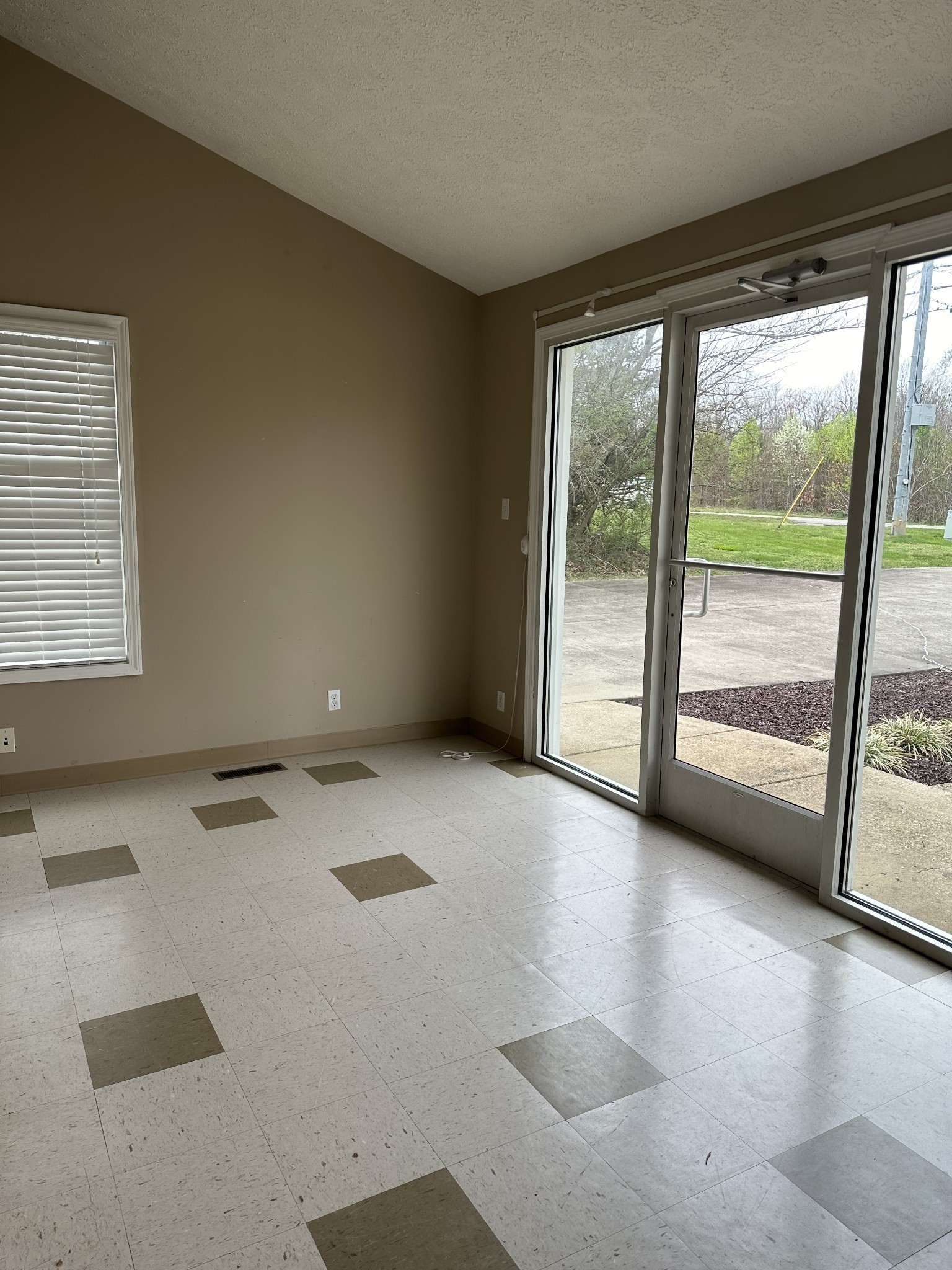 5652 Highway 100 Lyles TN 37098