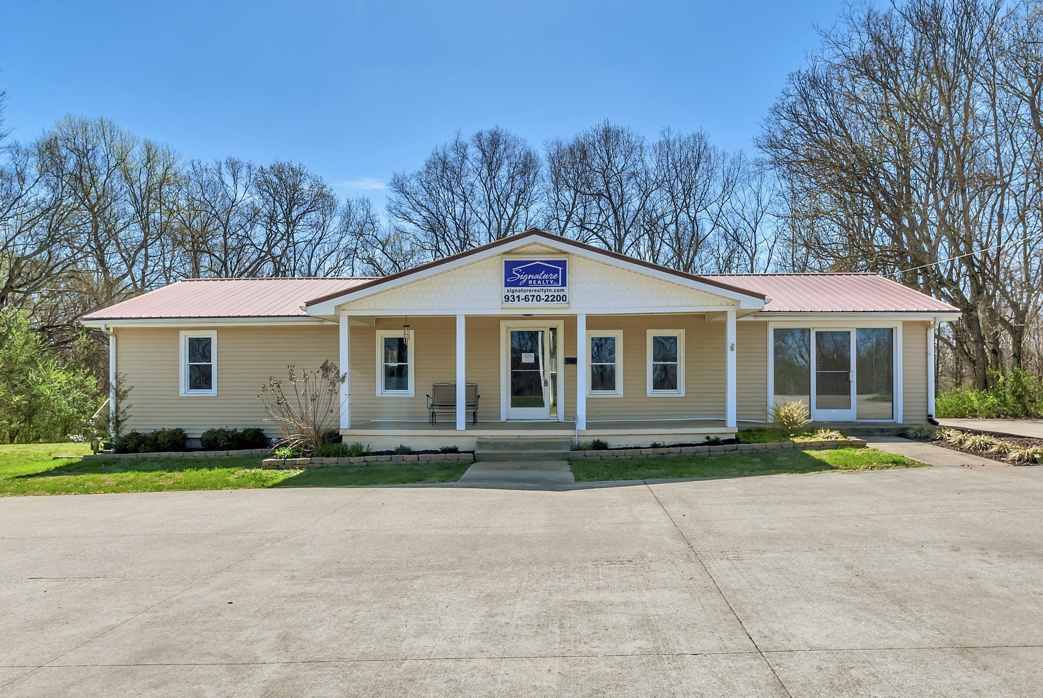 5652 Highway 100 Lyles TN 37098