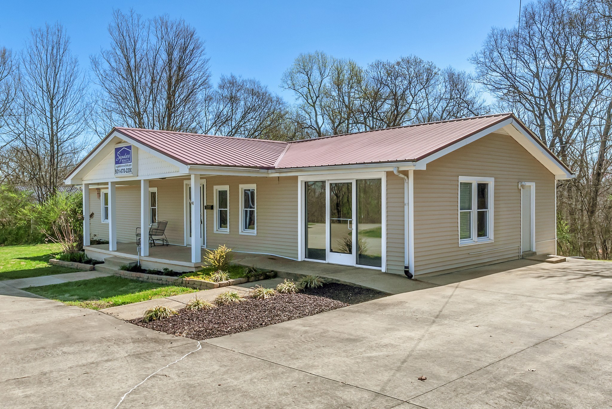 5652 Highway 100 Lyles TN 37098