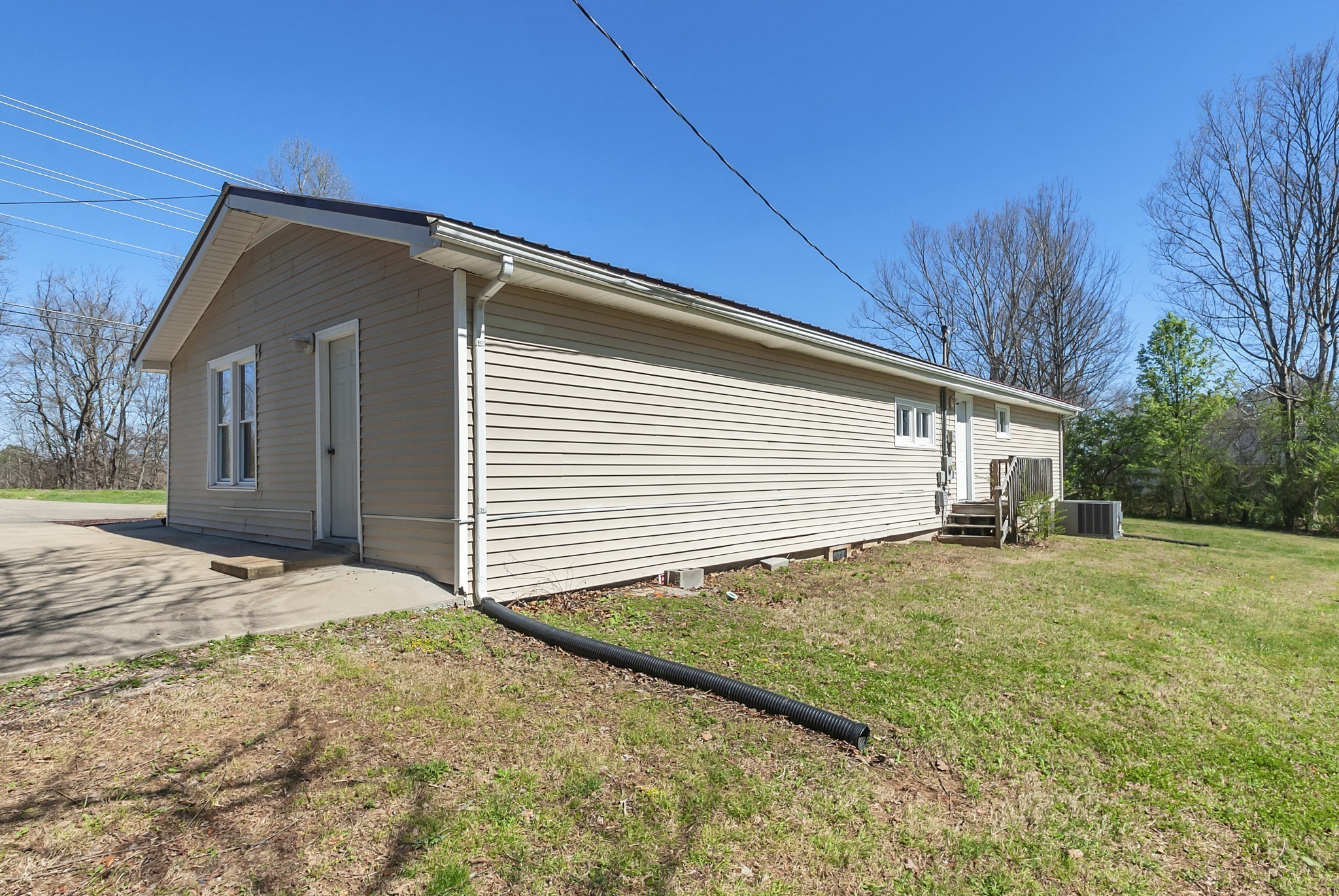 5652 Highway 100 Lyles TN 37098