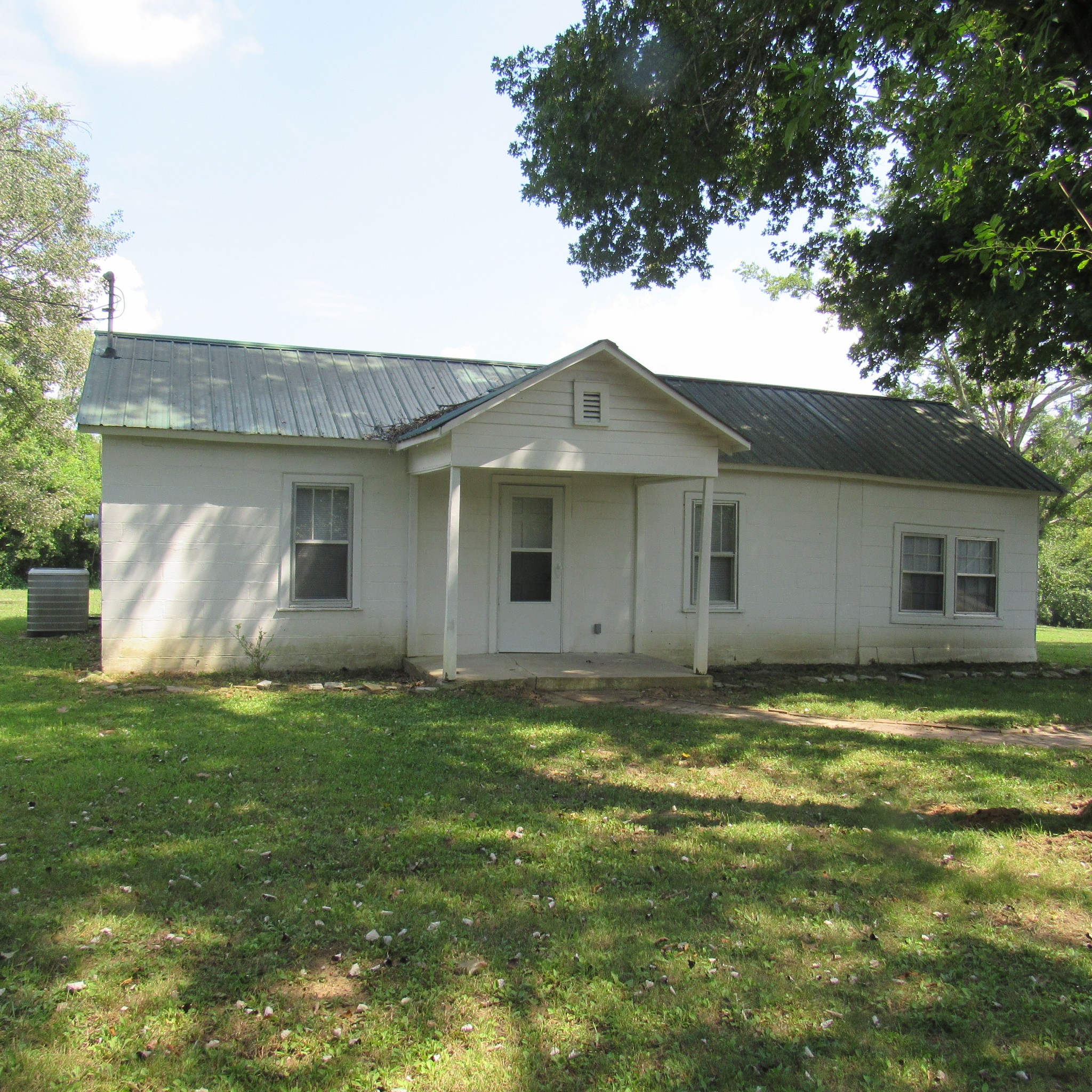 1990 Highway 231, S Castalian Springs TN 37031