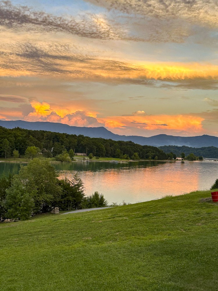 1964 Harbor Hills Drive Dandridge TN 37725