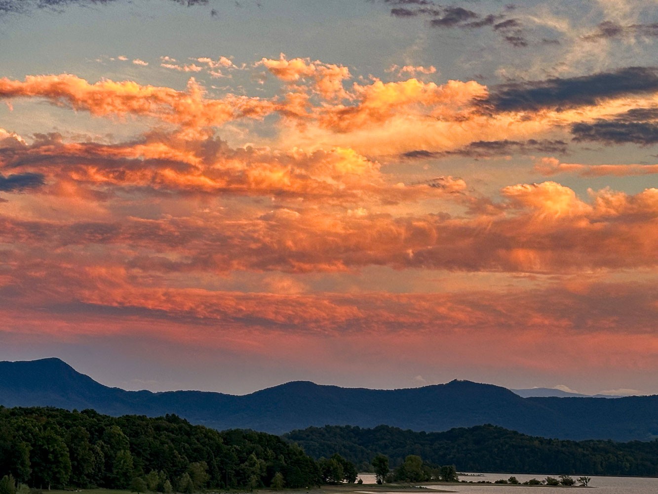 1964 Harbor Hills Drive Dandridge TN 37725