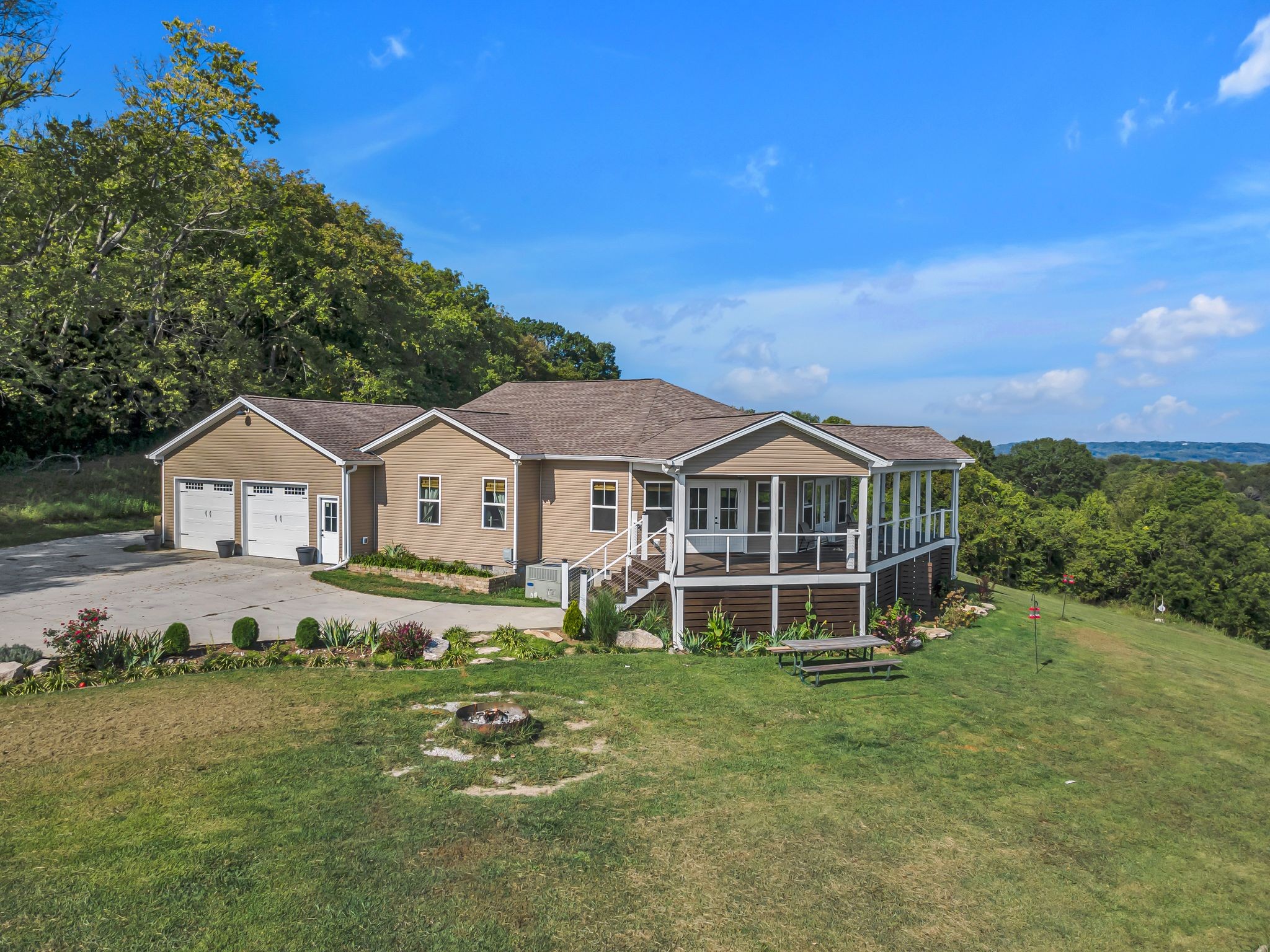 2770 E Sheepneck Road Culleoka TN 38451