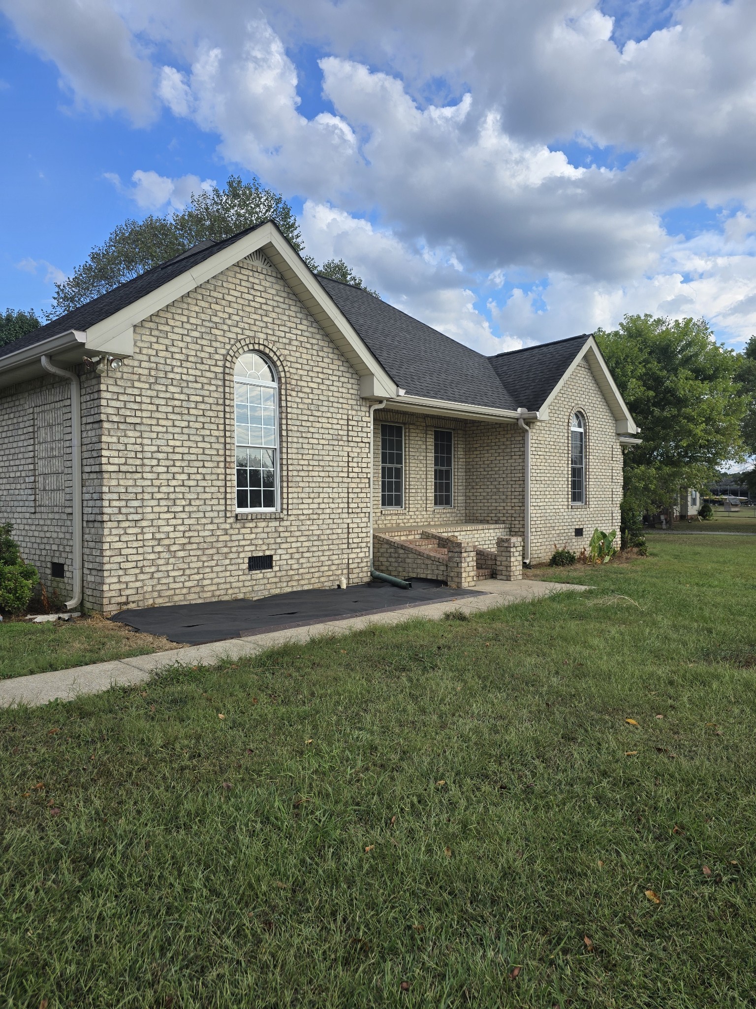 4030 Us 231, S Castalian Springs TN 37031