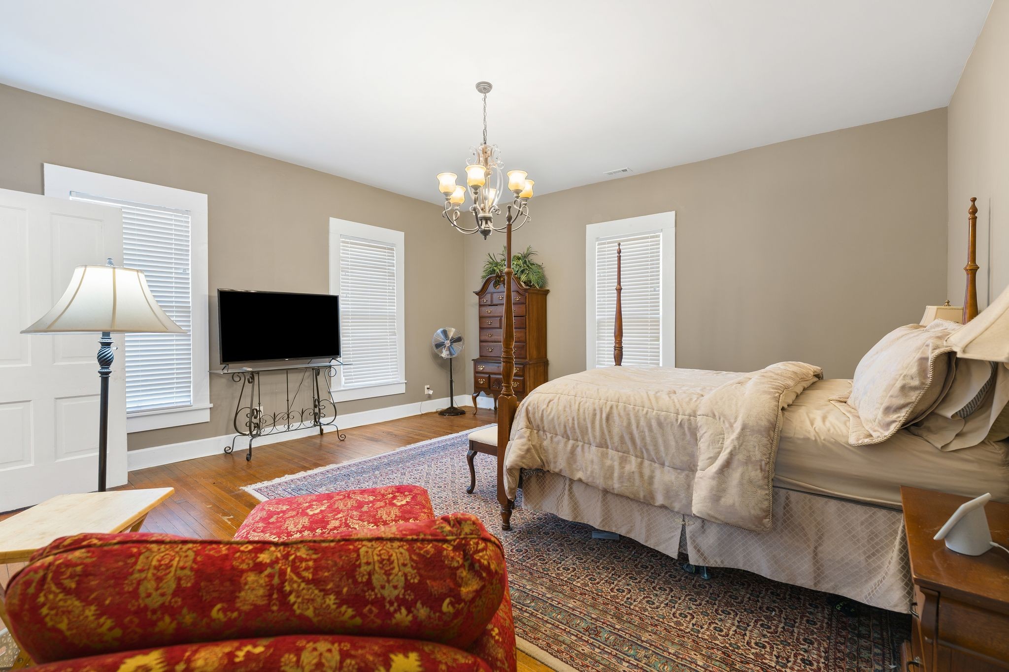 554 E Main Street Jackson TN 38301