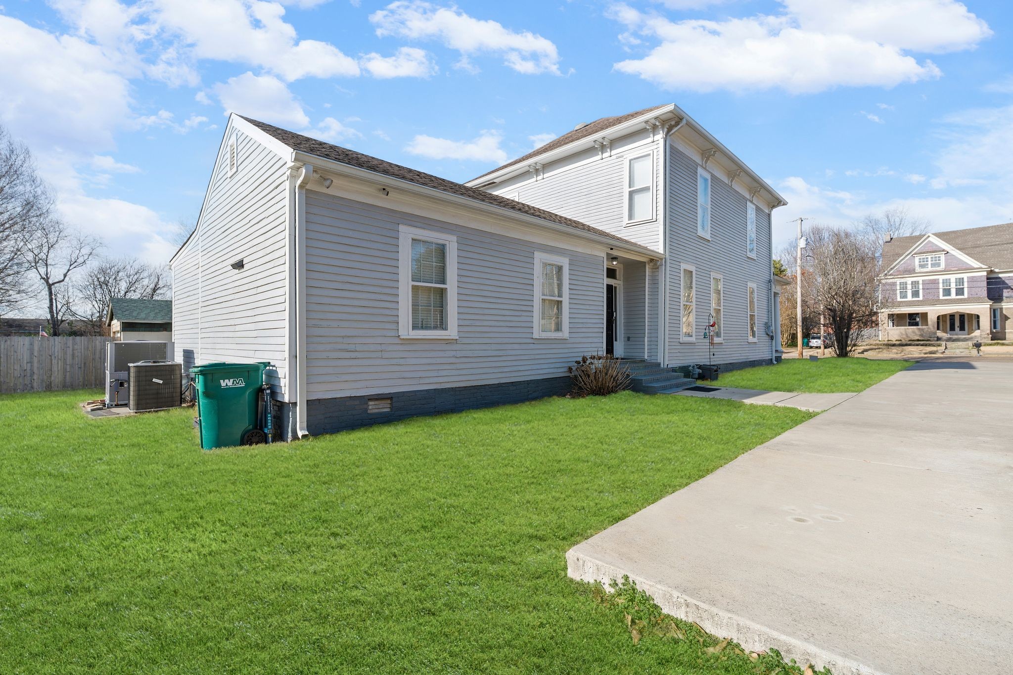 554 E Main Street Jackson TN 38301