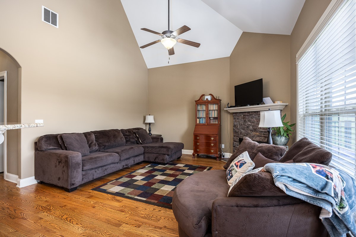 201 Carellton Drive Gallatin TN 37066