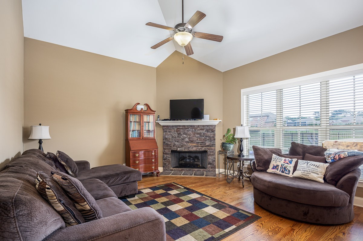 201 Carellton Drive Gallatin TN 37066