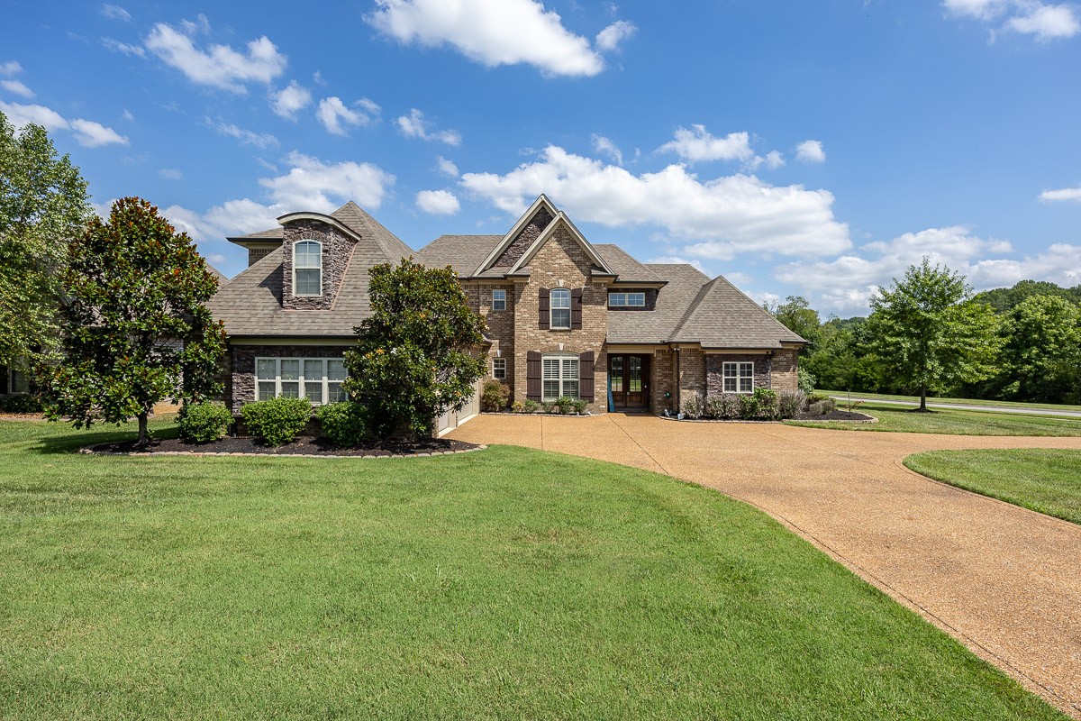 201 Carellton Drive Gallatin TN 37066