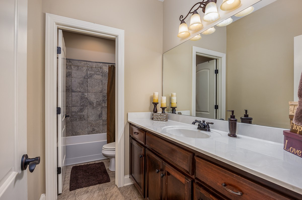 201 Carellton Drive Gallatin TN 37066
