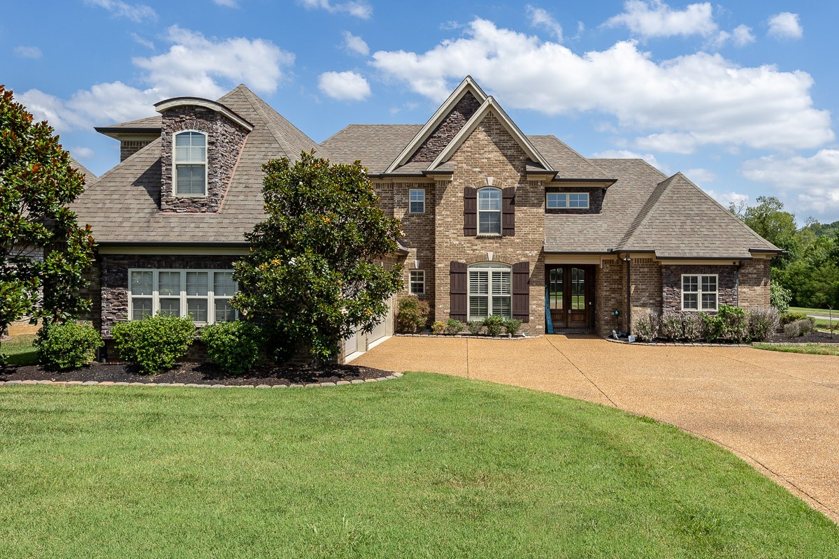 201 Carellton Drive Gallatin TN 37066