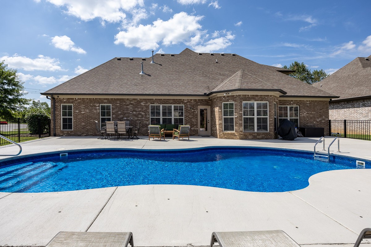 201 Carellton Drive Gallatin TN 37066