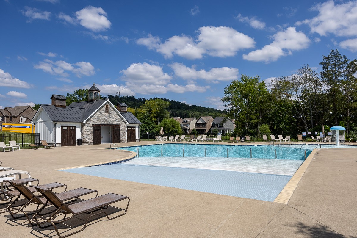 201 Carellton Drive Gallatin TN 37066