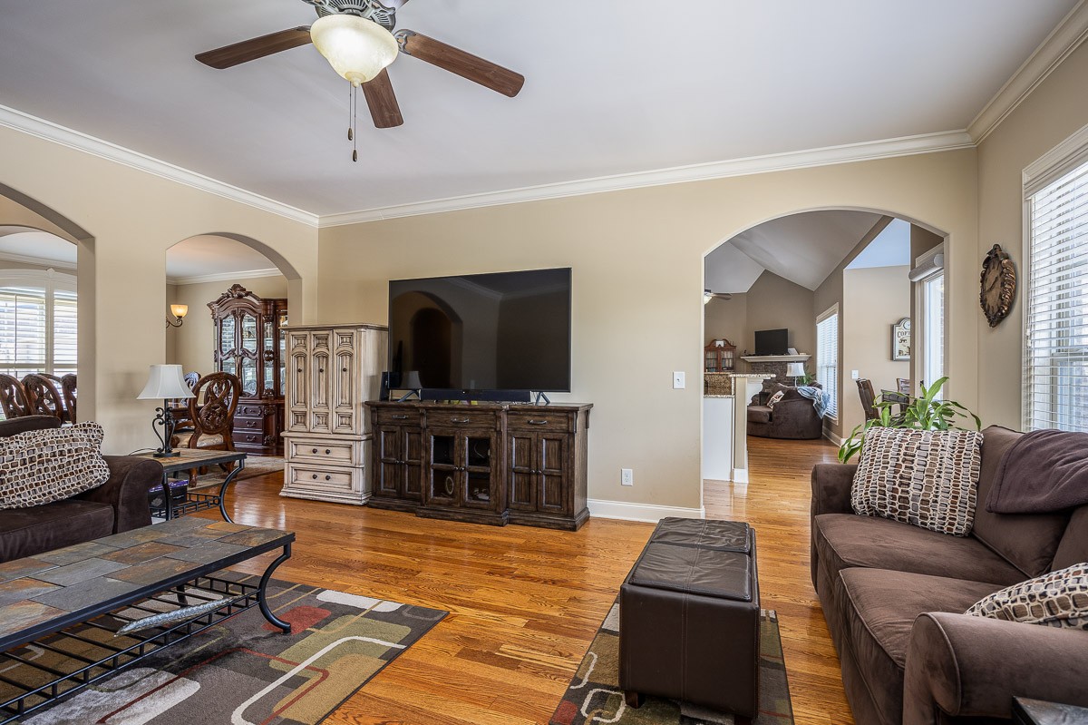 201 Carellton Drive Gallatin TN 37066
