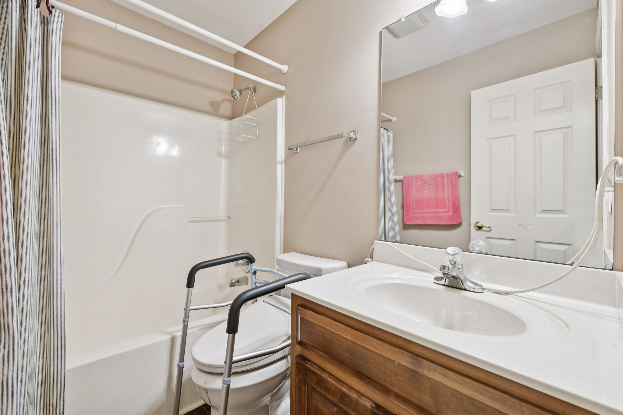 1818 Memorial Drive Clarksville TN 37043