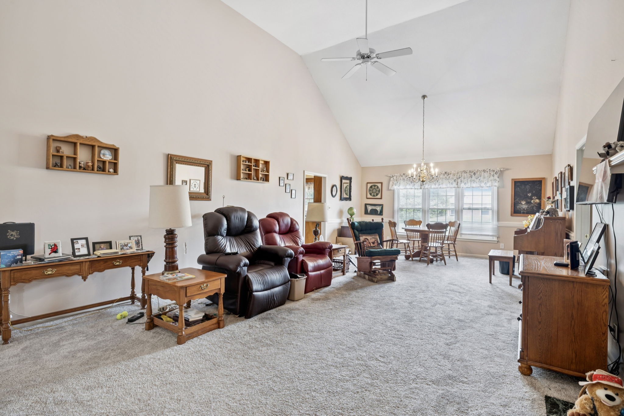 1818 Memorial Drive Clarksville TN 37043