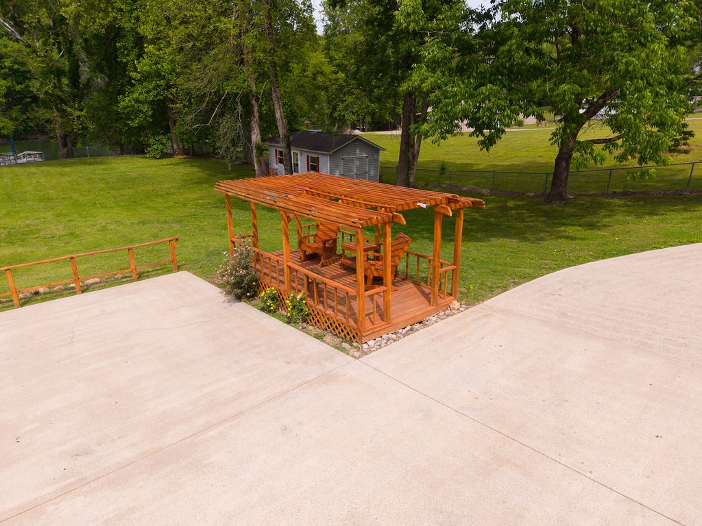 263 River Oaks Drive Sparta TN 38583