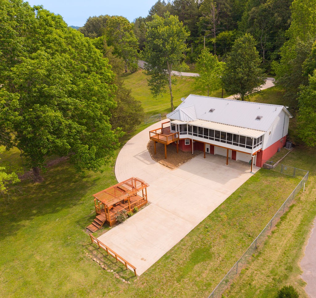 263 River Oaks Drive Sparta TN 38583